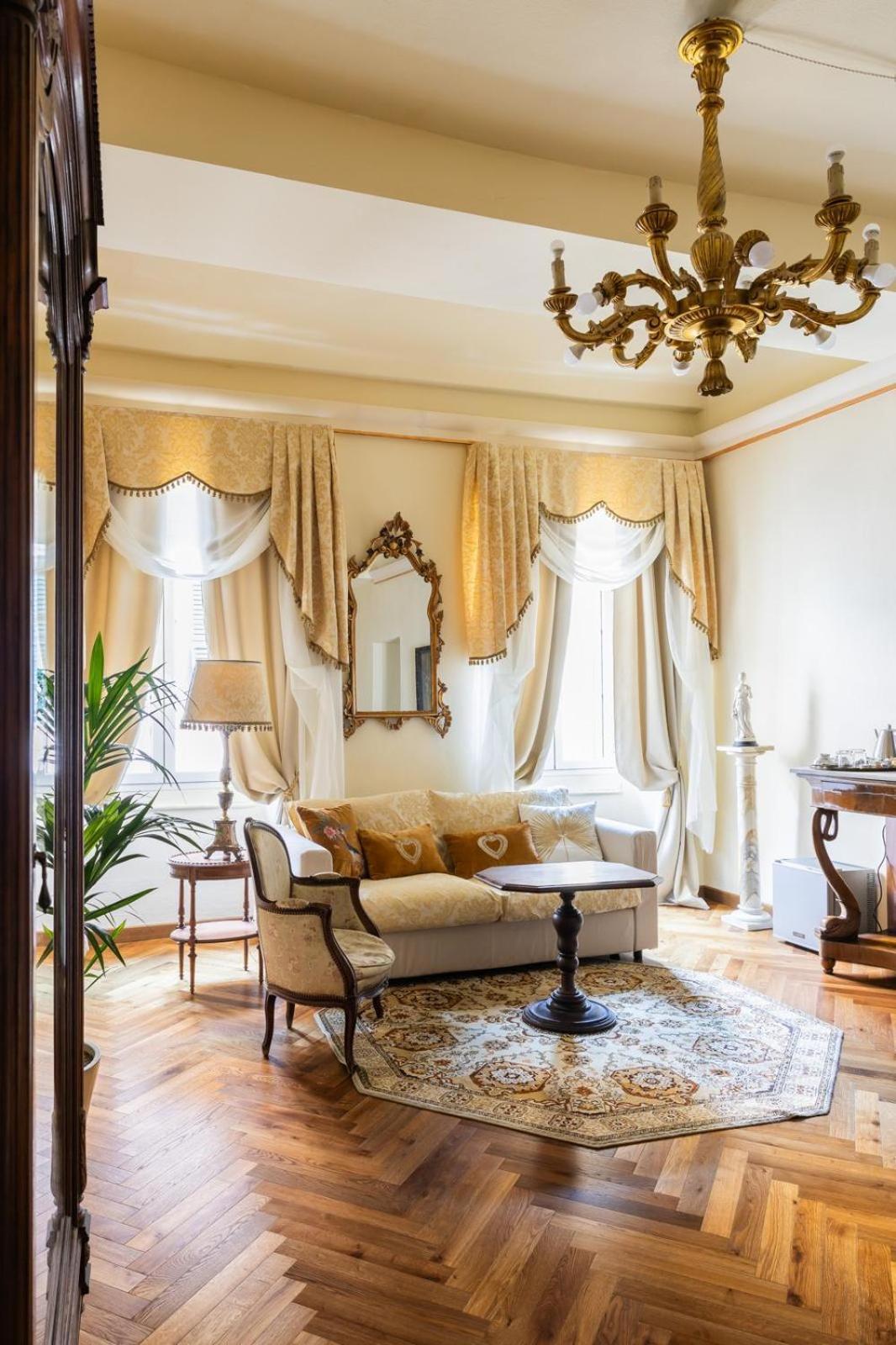 Palazzo Lari Sarzana Ξενοδοχείο Εξωτερικό φωτογραφία